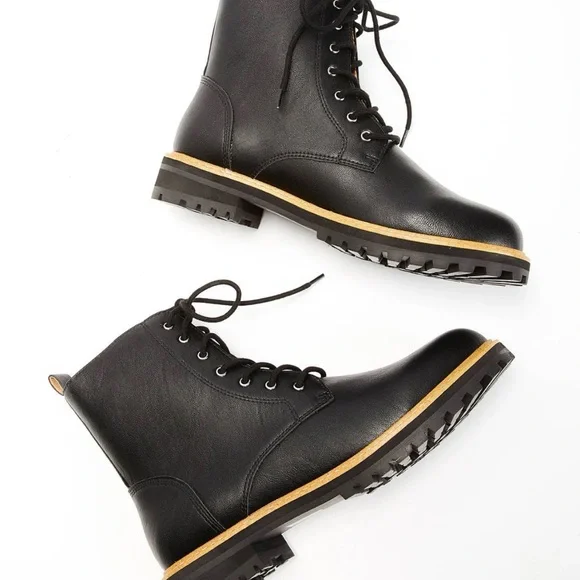 Brycen Faux Leather Lace Up Boot Vici Collection NWT size 7.5 - Picture 5 of 11